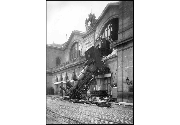 train wreck at Montparnasse 1895